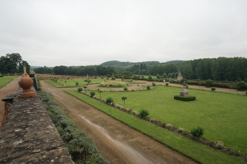 The Terrace of Leda is oriented along the east-west axis and is the transitional garden between the house and the Potager.